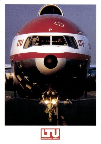 Passagierflugzeug der ltu - ak,