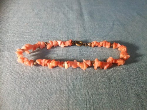 Korallenarmband
