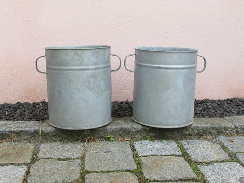 Alter großer zinkkübel - 2, x