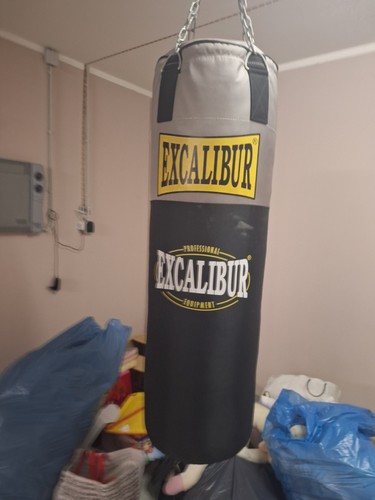 Boxsack mit boxhandschuhen - boxsack,