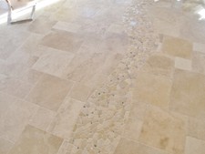 Travertin Fliesen getrommelt