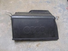 Audi 80 B4 / Cabrio Batterieabdeckung Verkleidung Batterie 893915437 beschädigt