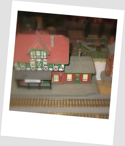 Bahnhofsgebäude mit stellwerk - bahnhofsgebäude,