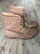 Boots mit Nieten zum Schnüren, braun, Gr. 40, stark gebraucht
