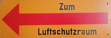 2. Weltkrieg Zum Luftschutzraum Schild   1943