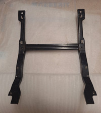 E1. Kymco Spacer 125 Halter