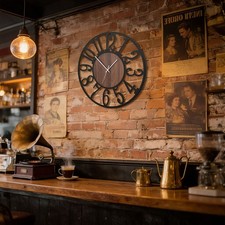 Vintage Wanduhr mit Metall