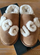 UGG ® Hausschuhe Slipper M