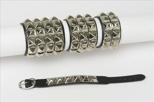 Nietenarmband pyramiden nieten - nietenarmband,