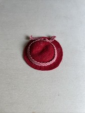 Skipper School Girl Roter Hut