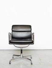 Charles & Ray Eames Chair EA