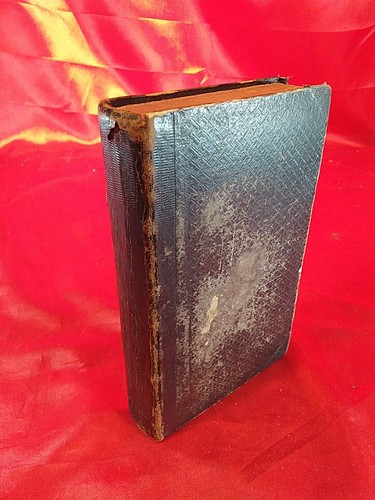 Antikes buch heilige schrift - heilige,