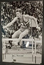 John Sherwood in Aktion springende Hürden während der Veranstaltung signiert 12x8 Foto