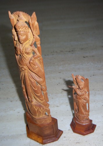 Handgeschnitzte holzfiguren - handgeschnitzte,