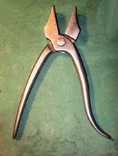 alte kleine Schmiedezange Nr