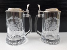 2x Bierseidel beidseitig mit Hirsch Gravur, Jagt Wald Bierkrug Glas + Zinndeckel