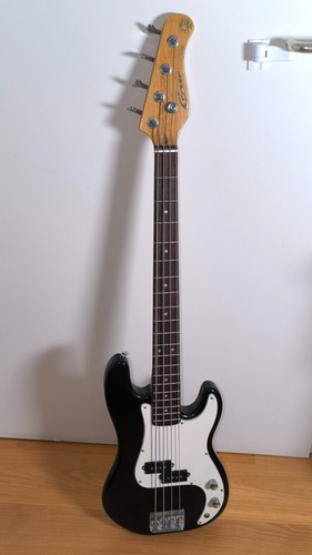 Career guitars bass - career, e-bass