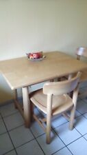 Tisch mit 2Stühlen und Eckbank in Massivholz Ahorn lackiert 