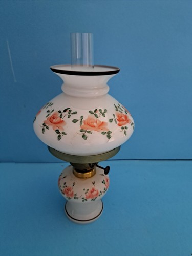 Alte tischlampe mit glasfuss - alte,