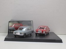 Mercedes-Benz 200 rot und 200