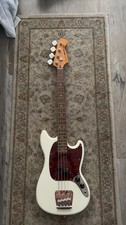 Squier Mustang Bass Electric