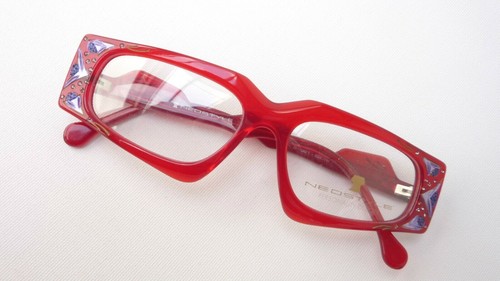 Ausgefallene rote