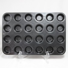 The Pampered Chef Deluxe 24