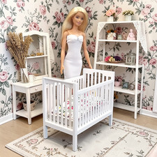 Weißes Puppenhaus Babybett