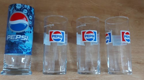 Stück pepsi cola - cola, gläser