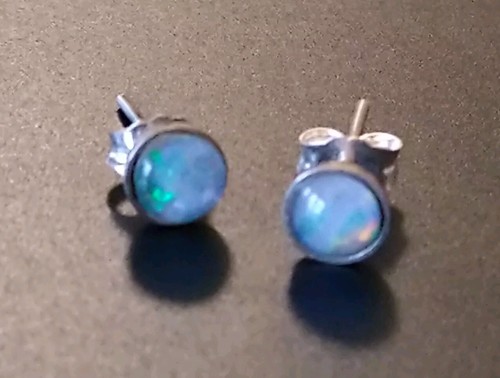 Hübsche opal ohrstecker - hübsche,