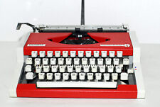 Olympia Traveller de luxe, rot , qwertz, typewriter, revidiert