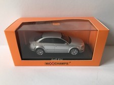 Audi RS4 2004 Silber 1:43 940014601 von Maxichamps Modellauto aus Sammlung