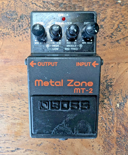 Boss metal zone metall - metal,