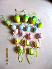 18  bunte OSTEREIER  Plastik 3 x groß + 15 x kleine  grün  blau  rosa mit Muster