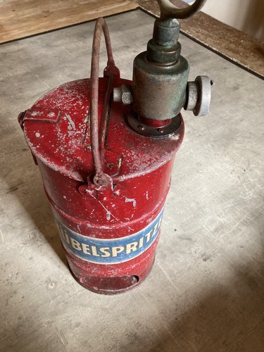 Antik kübelspritze feuerwehr - kübelspritze,