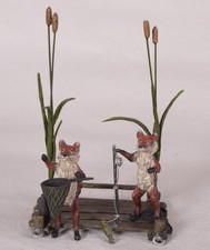 Bronzefigur Zwei Füchse beim