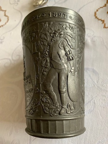 Antiker zinnbecher von - von, 1897