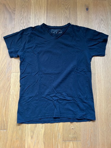 Shirt schwarz ausschnitt - t-shirt, v-ausschnitt