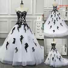 Weißes & schwarzes Ballkleid