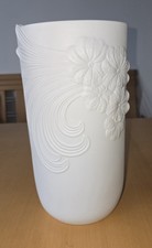 Große Vase von Kaiser, Frey Biskuitporzellan