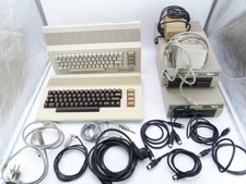 Commodore Personal Computer Tastatur C64C Diskdrive Floppy Disk Zubehör Konvolut