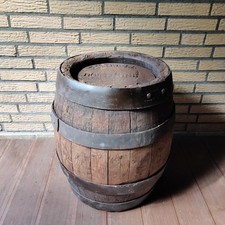 Antikes Bierfass Ritter