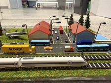 Herpa Wings Zubehör Ice Bahn, Häuser , Gebäude, Fahrzeuge, Flugzeug mit Vitrine