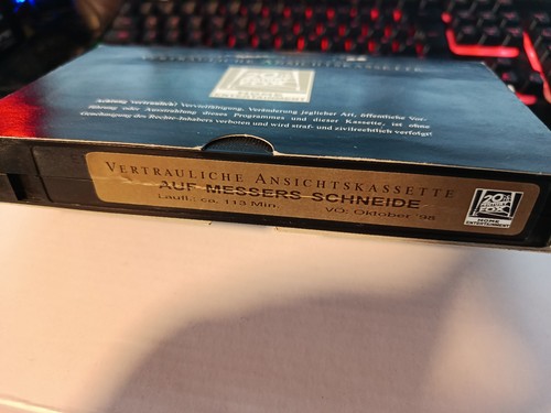 Auf messers schneide vhs - auf,