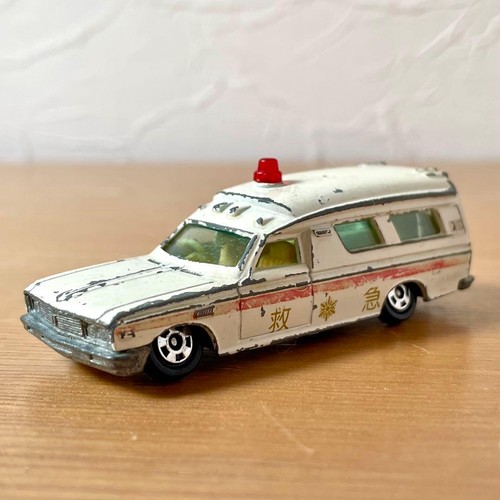 Tomica toyota ambulus - tomica,