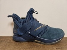 Nike Turnschuhe LeBron Soldier