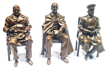 Bronzefigur Konferenz von