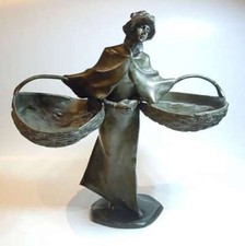 Jugendstil Figurine