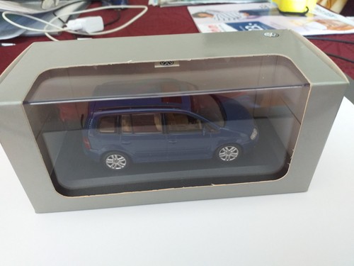 Minichamps touran 43 blau - touran, 1:43