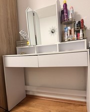 Modernes Frisiertisch-Set